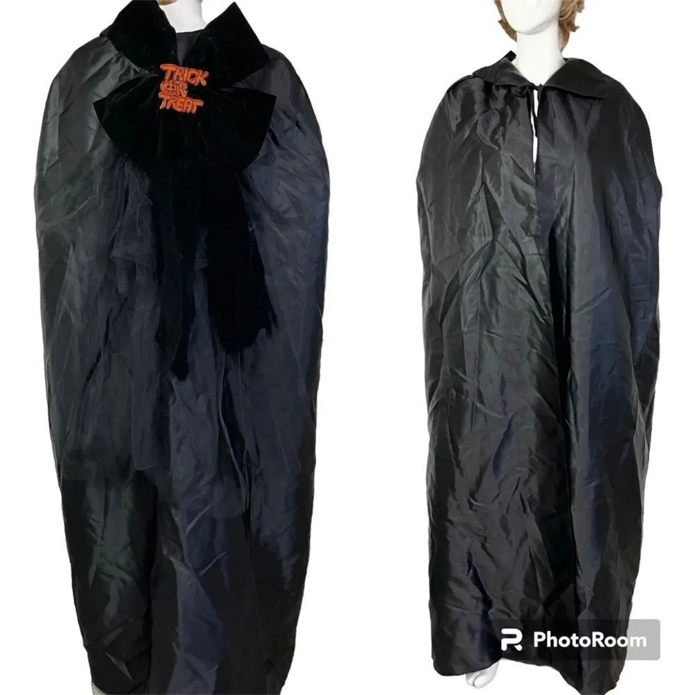 Trick Or Treat Black With Oversized Bow On Back Oversize Halloween Cape One Size